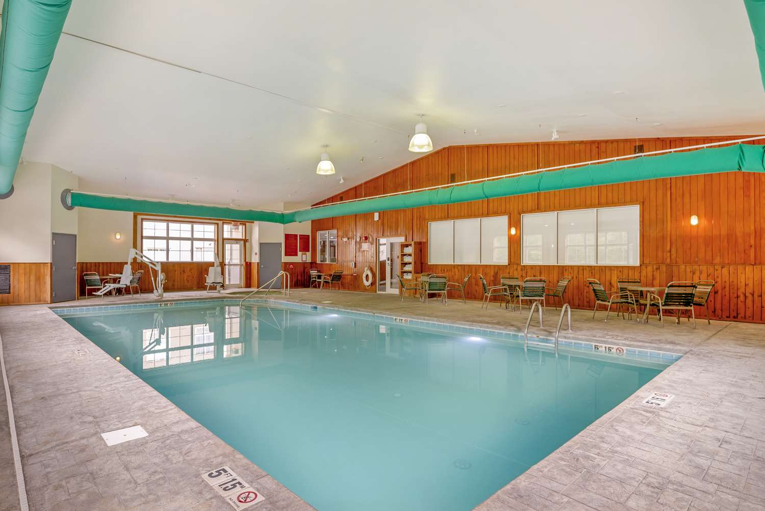 Best Western Plus Crossroads Inn & Suites 5/13
