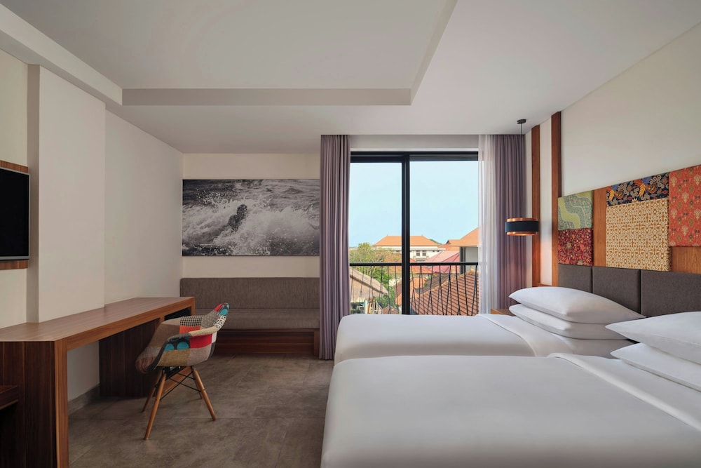 Superior, Twin Beds, City View
