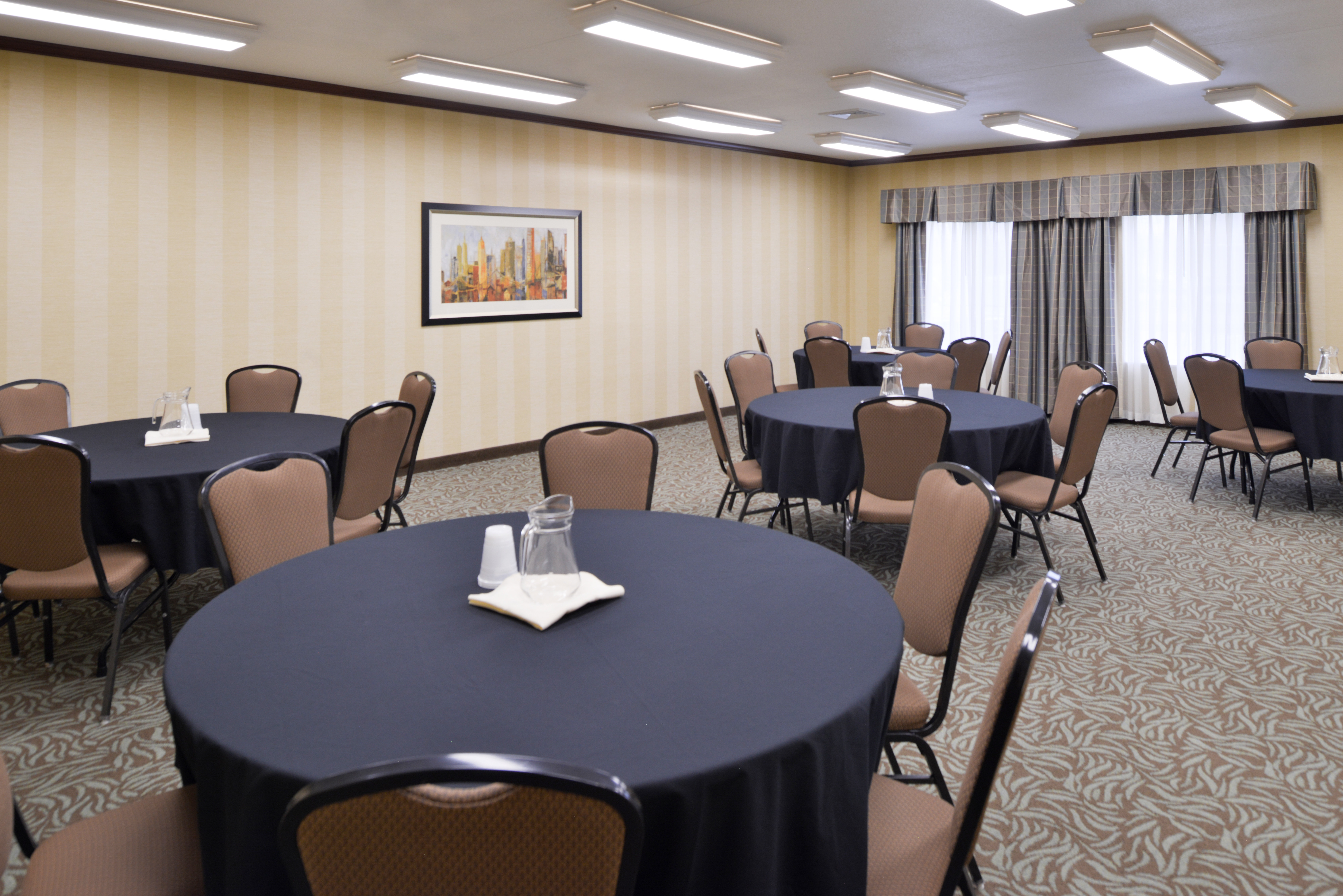 Holiday Inn Express Hotel and Suites Sioux Falls At Empire Mall 65/75