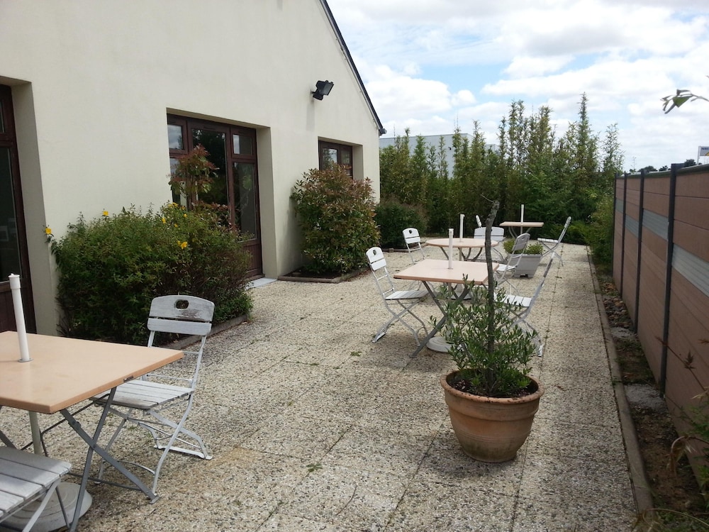 Campanile Sable Sur Sarthe Vion 32/37