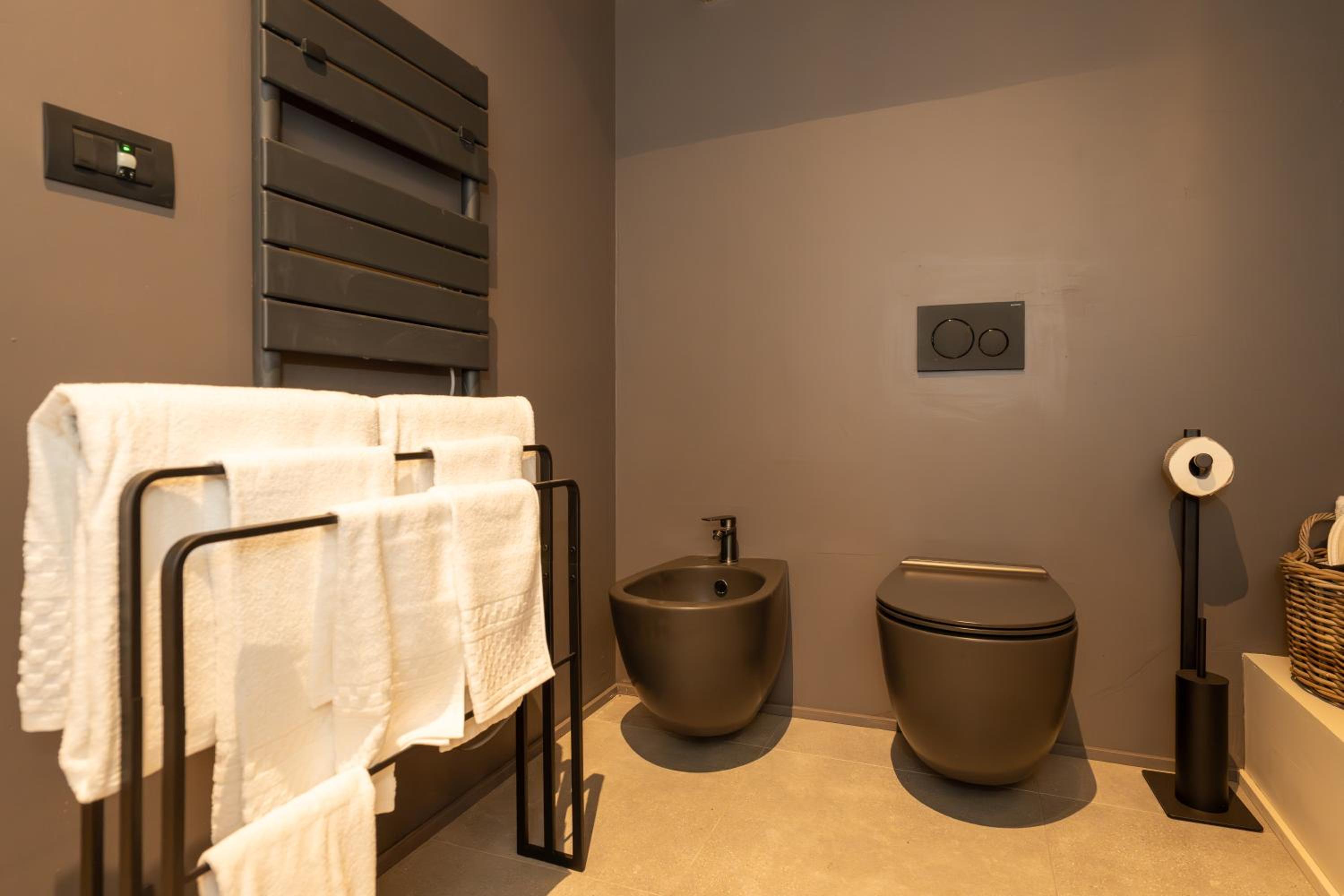 جناح، La Casa Del Mulino 4/4