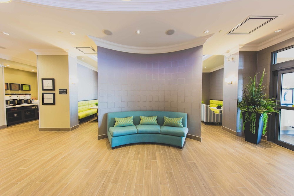 Hampton Inn Suites By Hilton Bolton On Canada 32/46