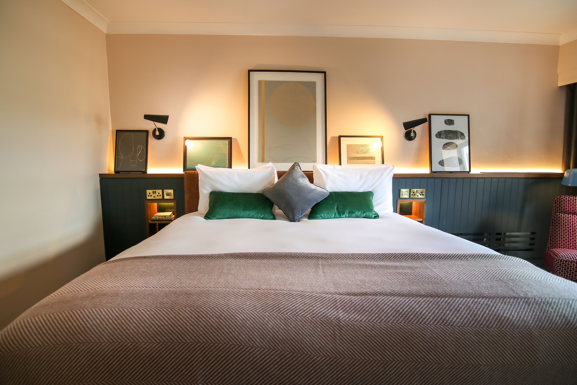 CLASSIC, KING BED