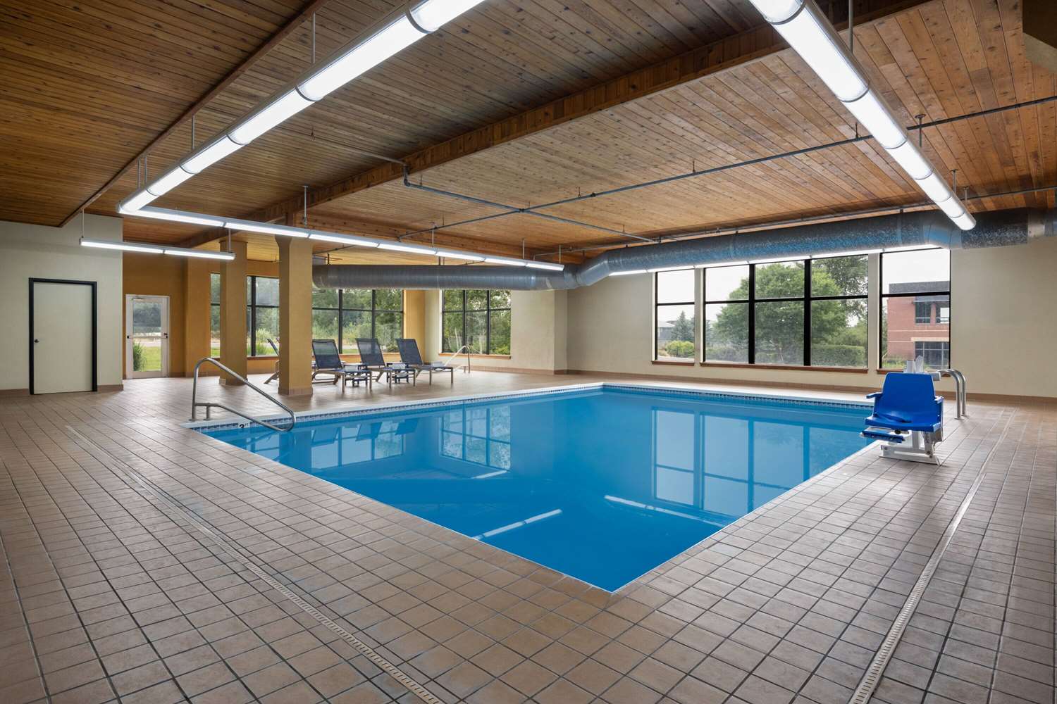 Days Inn & Suites by Wyndham Bozeman 14/29