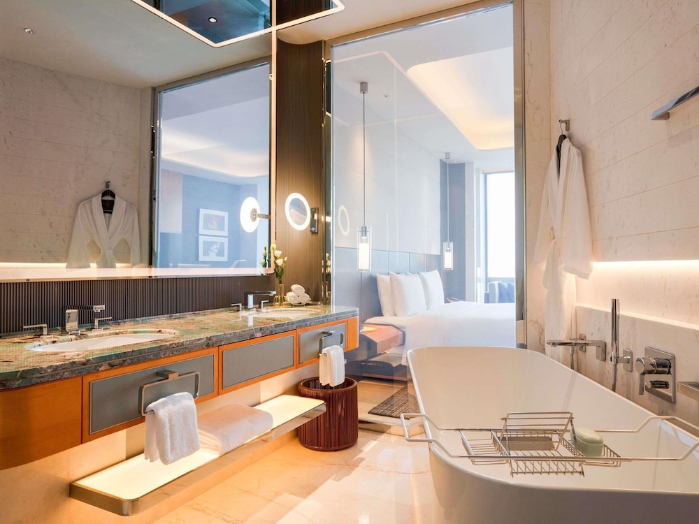 Luxury, King Bed, Bay View، Sofitel Haikou Hotel 3/5