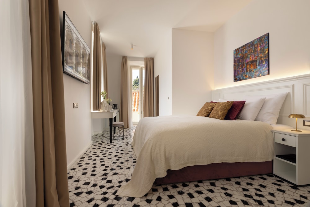 Heritage Hotel Lucia 12/49
