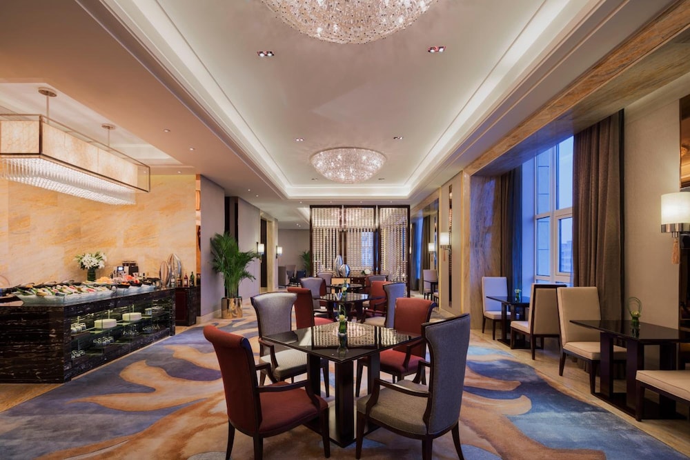 Wanda Realm Dandong 55/70