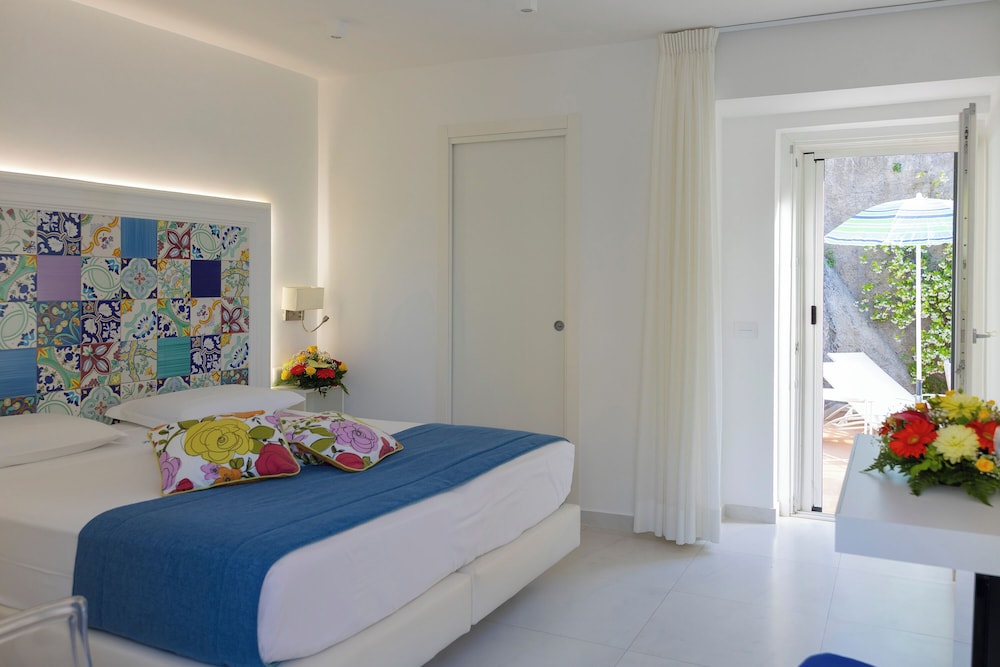 Superior, King Bed, Garden View, Adult Only