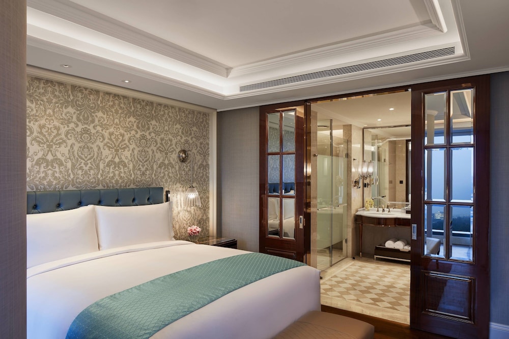 The Ritz-Carlton Pune 11/55