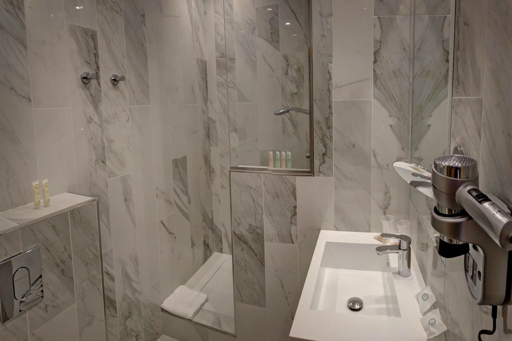 غرفة حصرية بسريرين منفصلين، Best Western Plus Hotel Comedie Saint-Roch 7/10