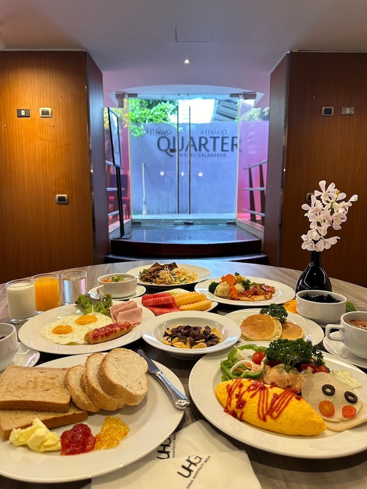 The Quarter Saladaeng by UHG 60/77