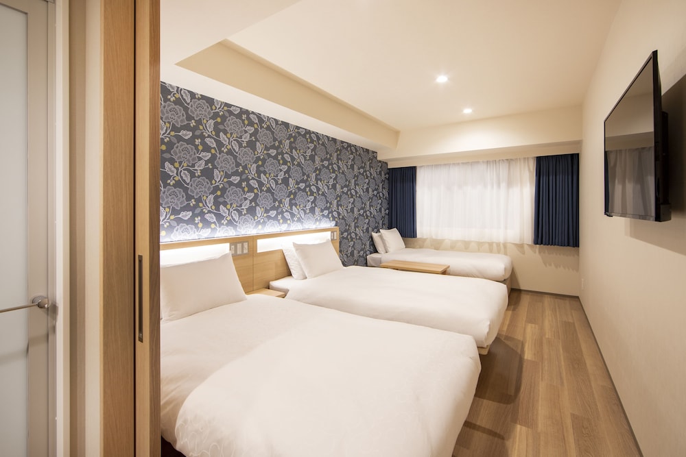 STANDARD, TWIN BEDS, WITH EXTRA BED