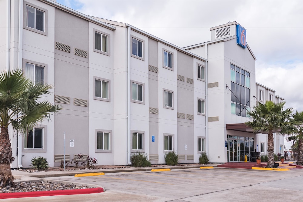 Motel6 Eagle Pass, TX - Lakeside 47/59