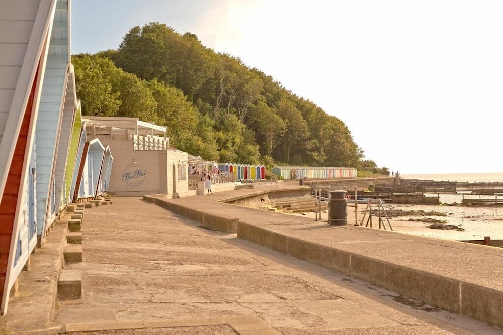 The Bay Colwell 27/36