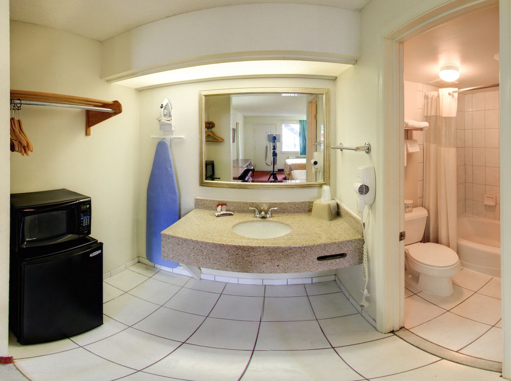 Key West Inn 19/25