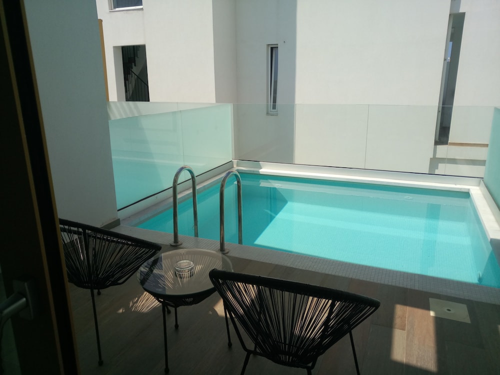 Meropi Hotel and Apartments 45/69