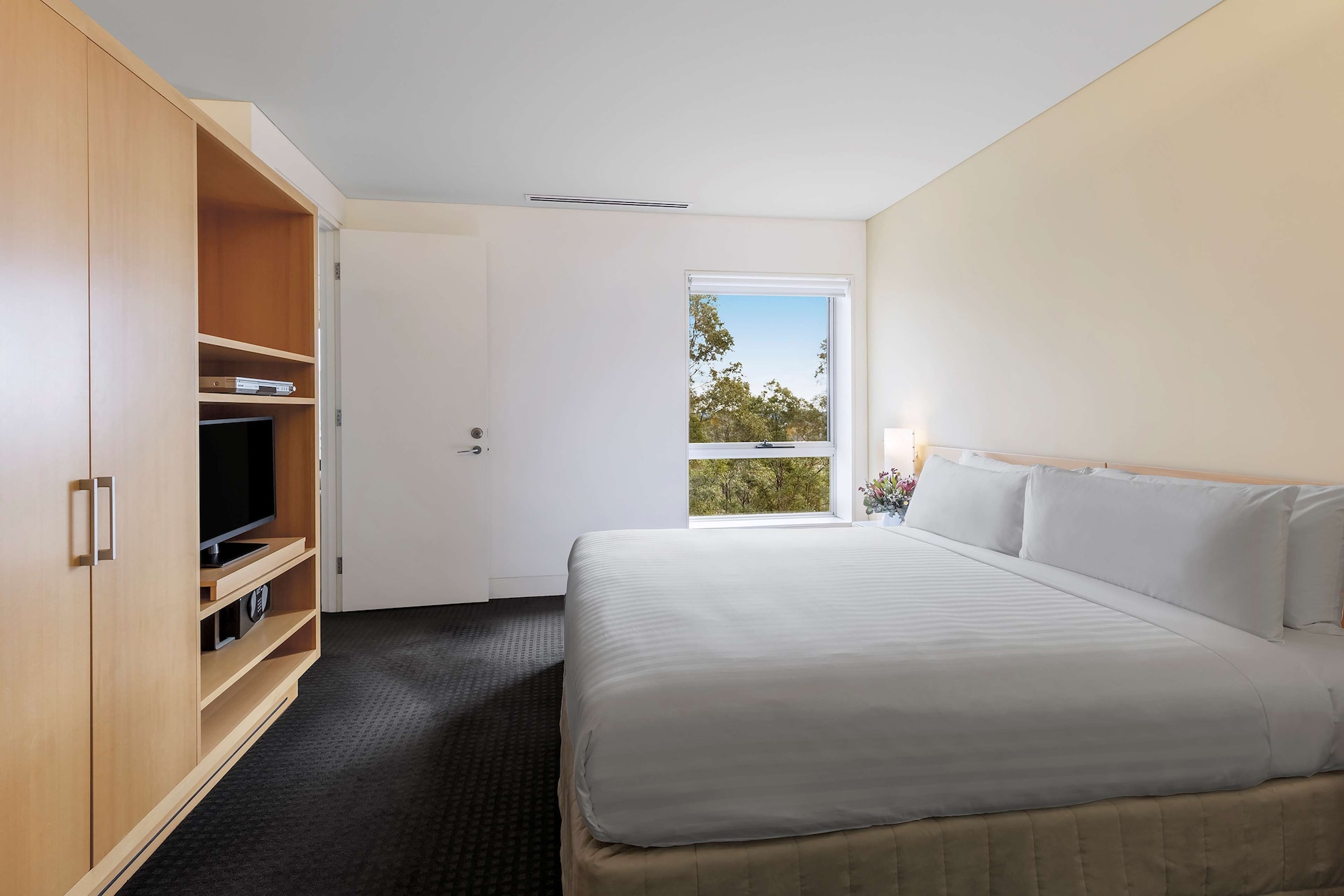 2 Bedrooms, Suite, 2 King Beds, Valley View, Adult Only، Avani Cypress Lakes Resort 3/5