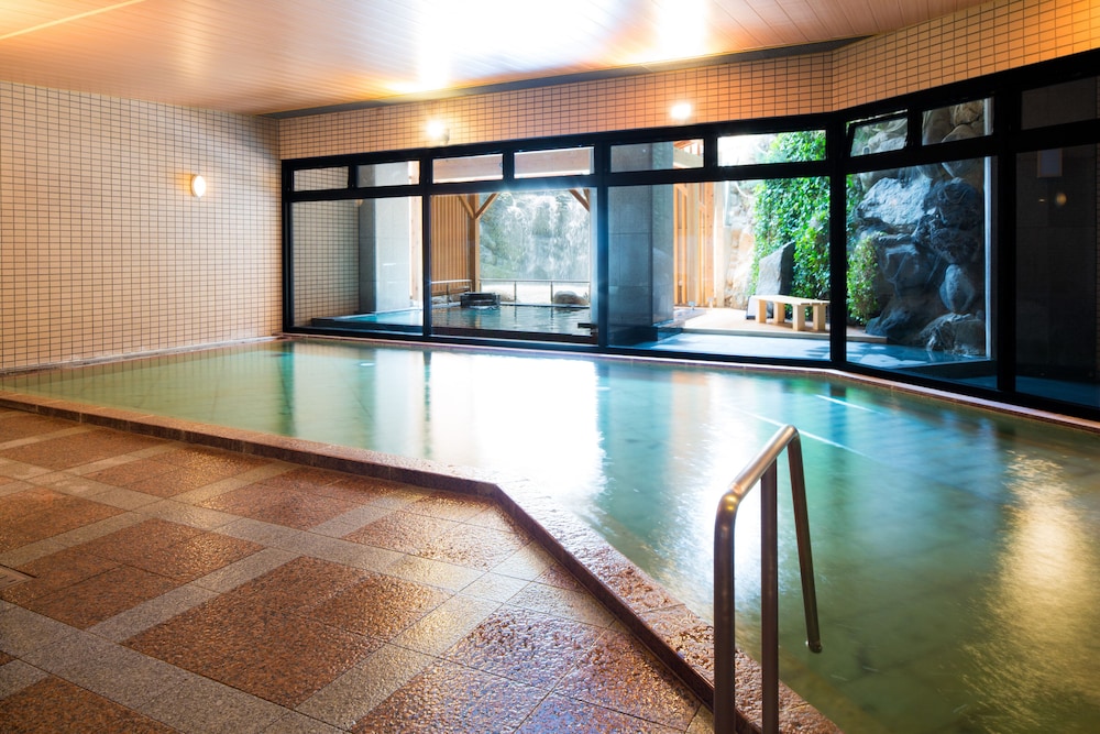 swimming pool spa