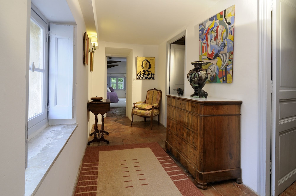 Chateau De Raissac 4/36