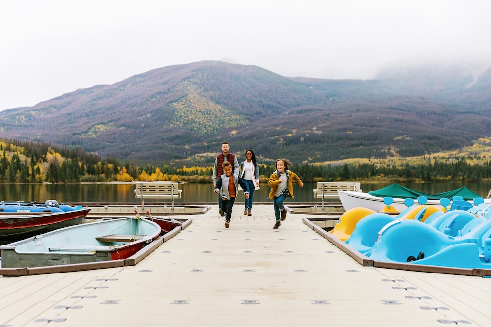 Pyramid Lake Resort 36/48