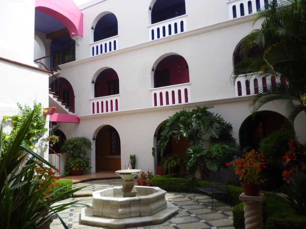 Hotel Trebol 7/59