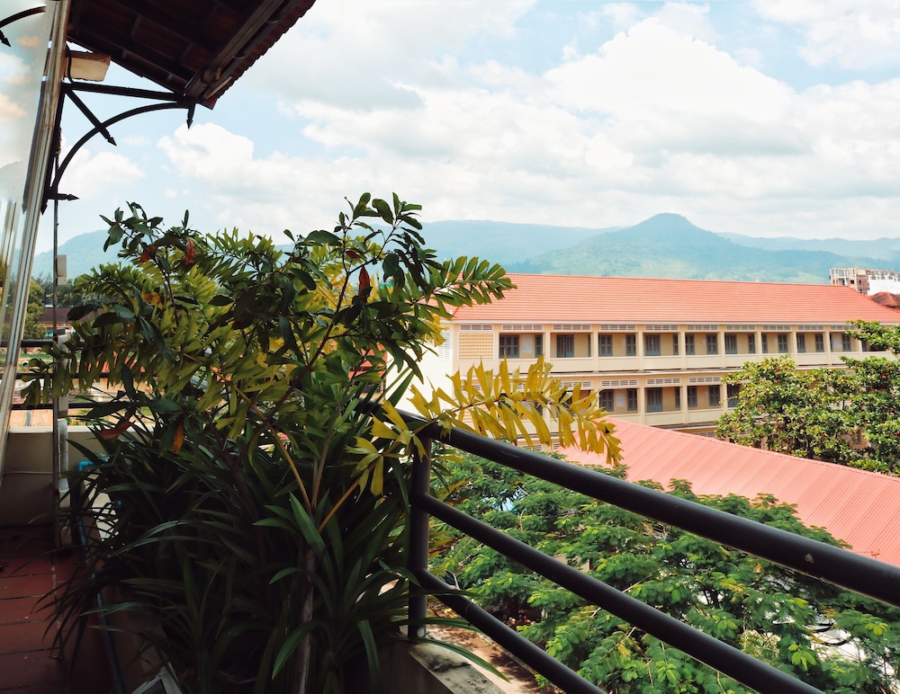 Nakru Guesthouse And Restaurant 35/42
