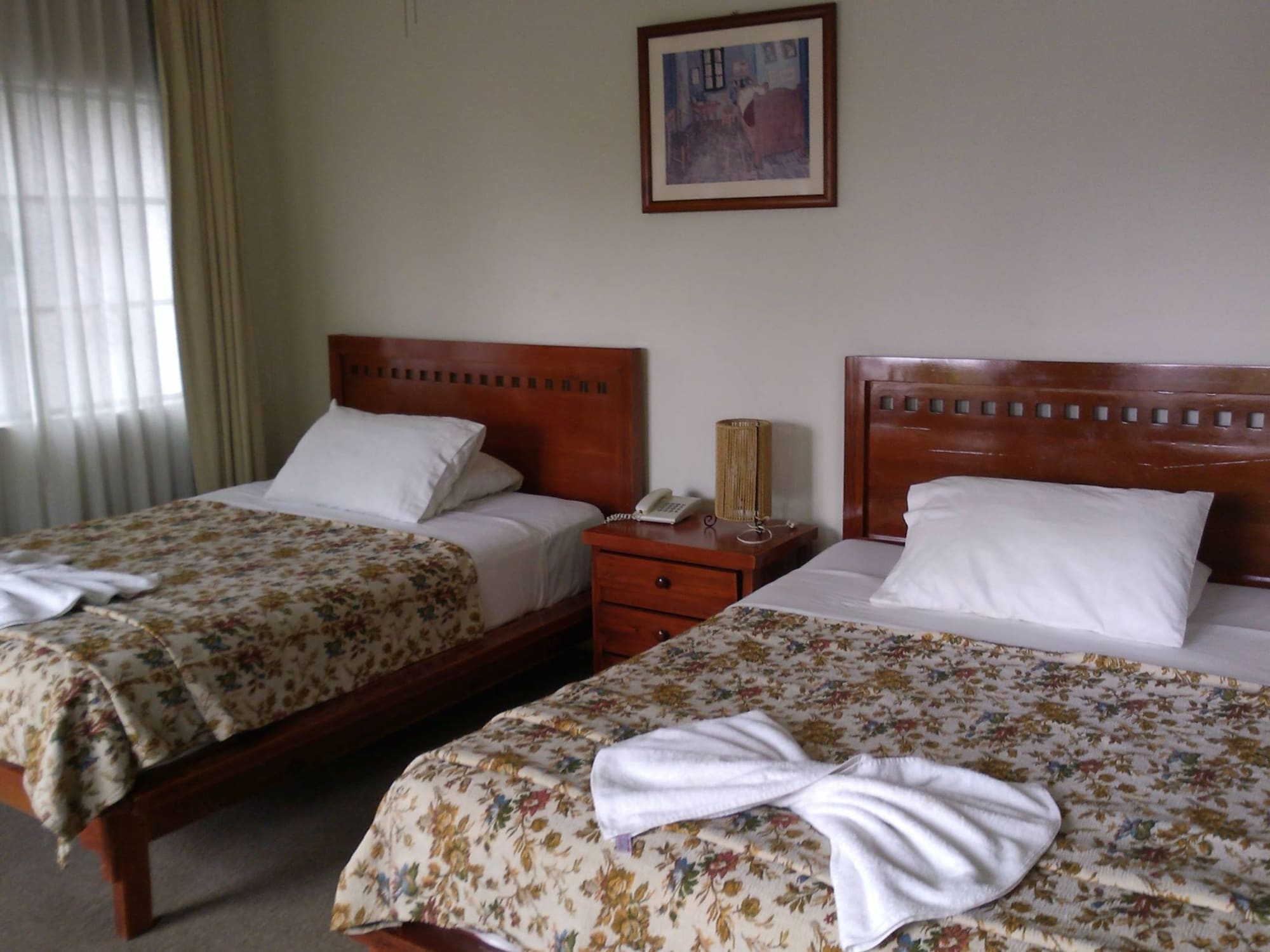 Basic, 2 Double Beds