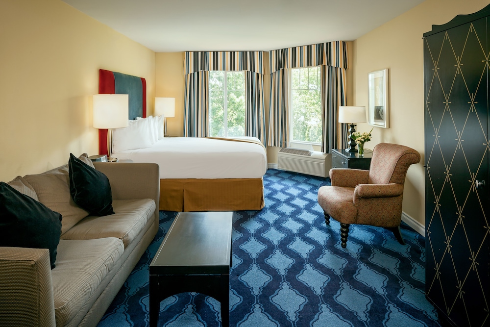 Plaza Inn Suites at Ashland Creek 7/29