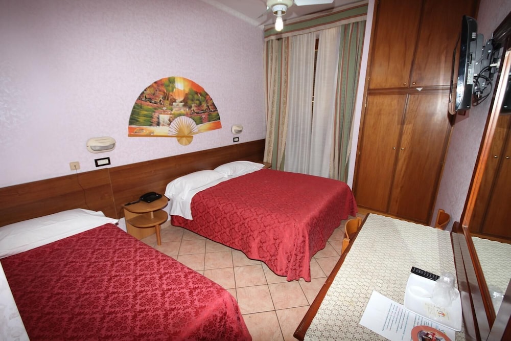 Hotel Marisa 76/114