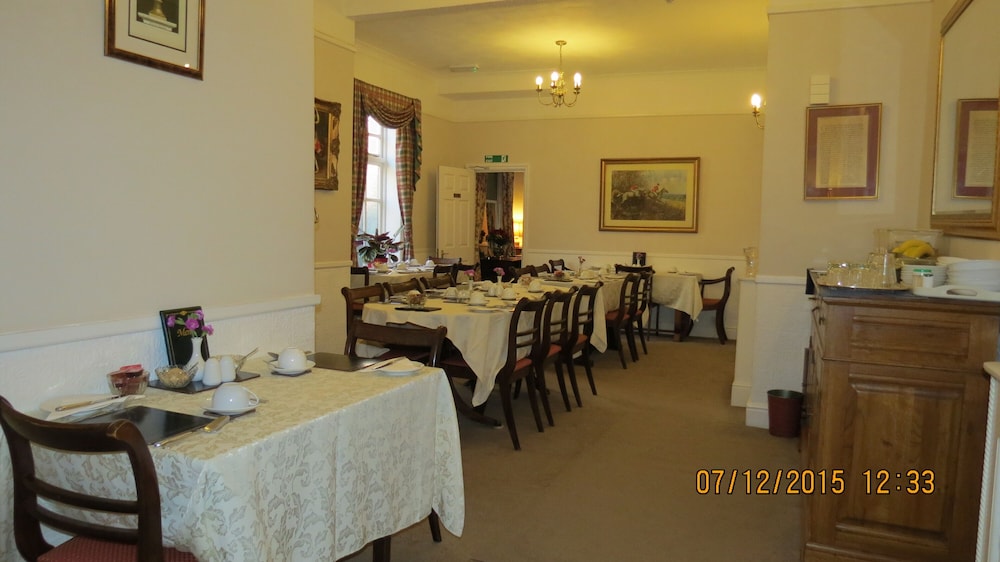 Hunters Lodge 40/50