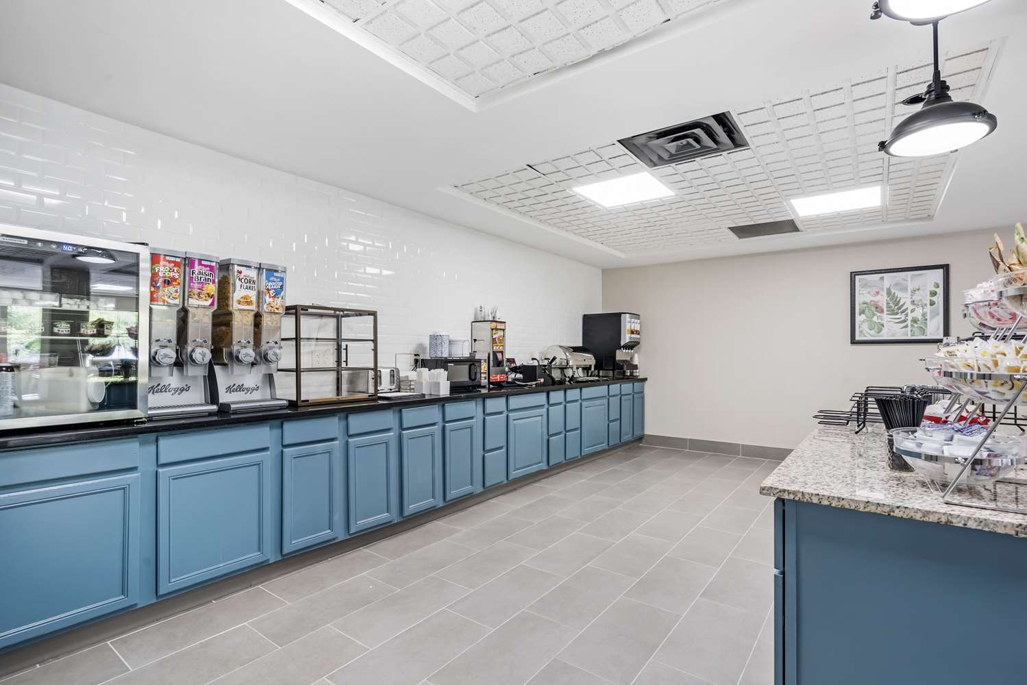 Country Inn & Suites by Radisson, Pickerington, OH 5/47