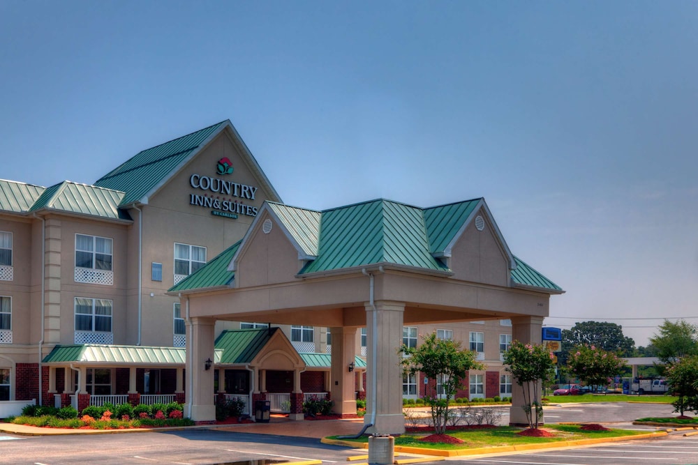 Country Inn & Suites by Radisson, Chester, VA 3/24
