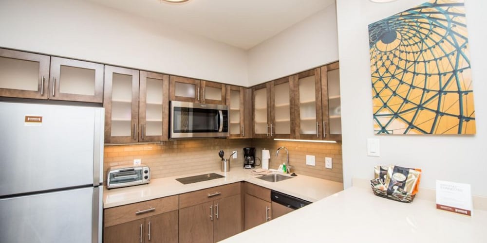 Staybridge Suites Houston East - Baytown 16/76