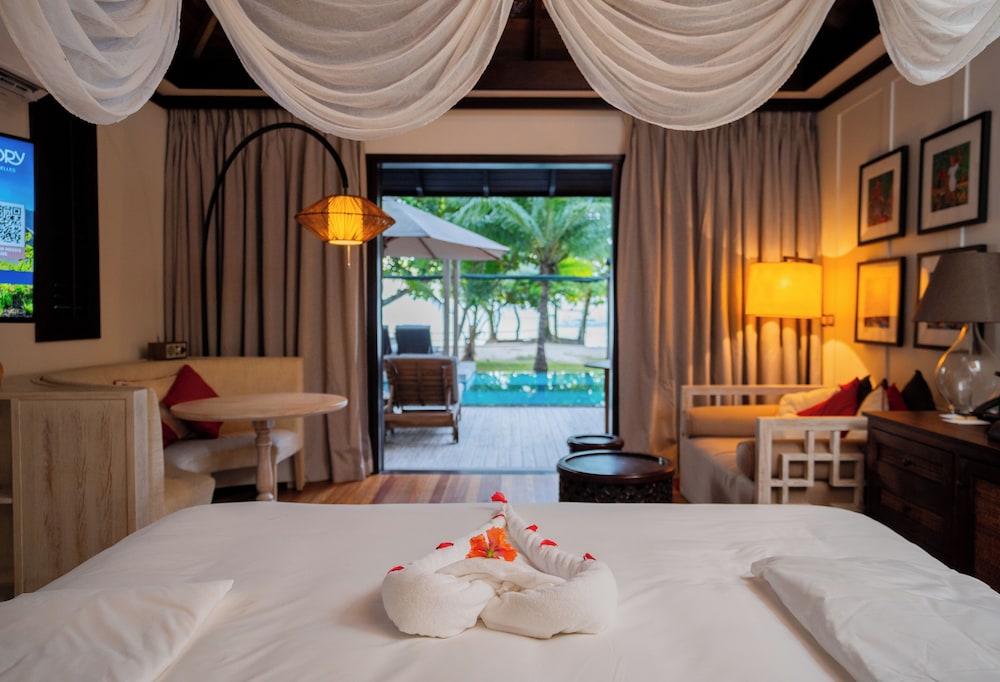 BEACH POOL, FAMILY, VILLA