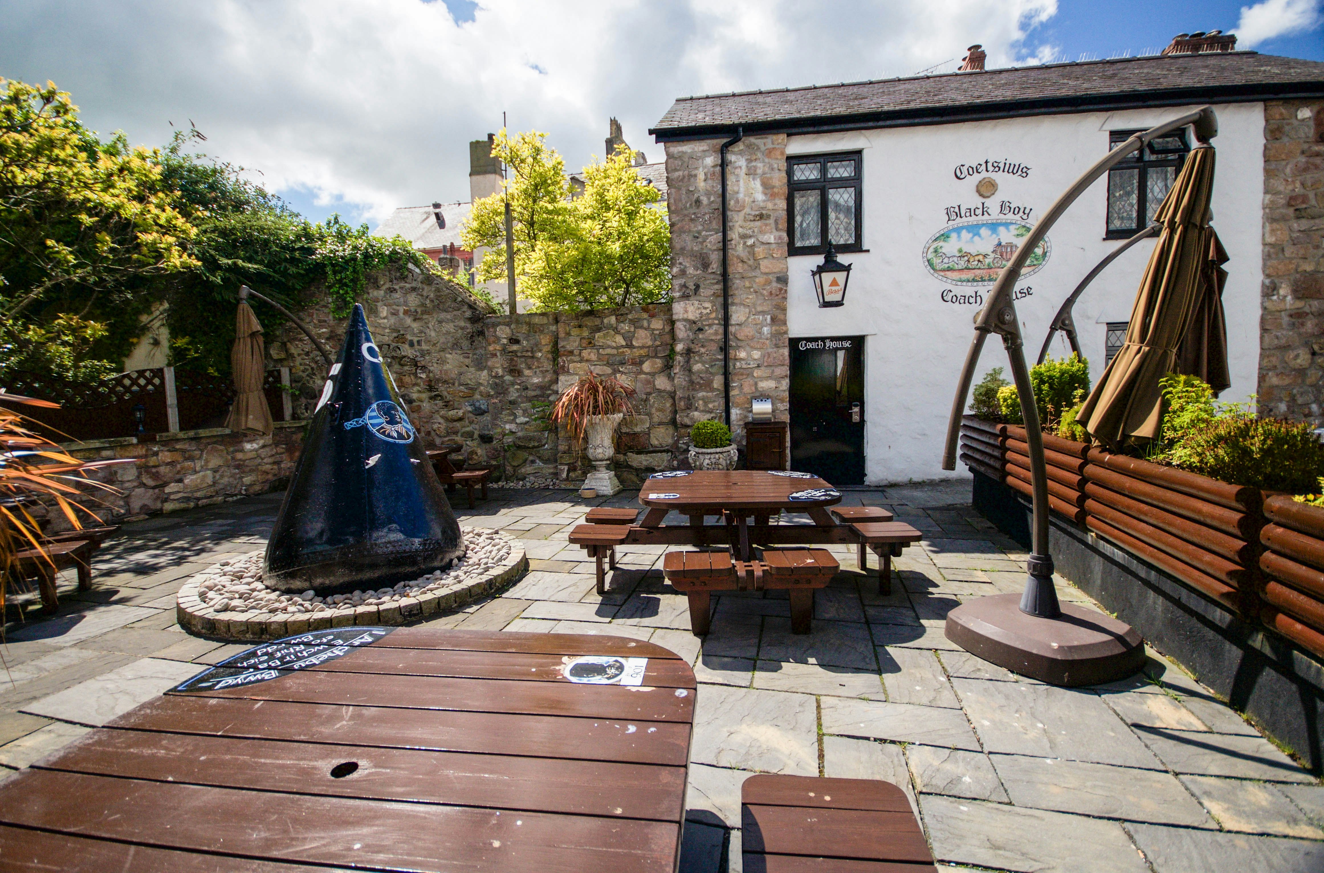 BLACK BOY INN 25/50
