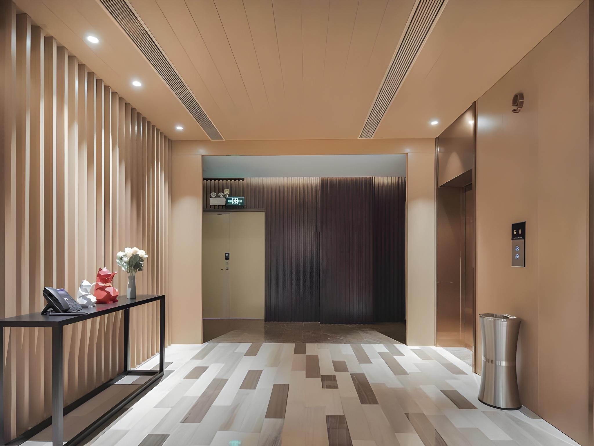 Campanile Hotel (Shenzhen Longcheng Plaza Metro Station) 4/32