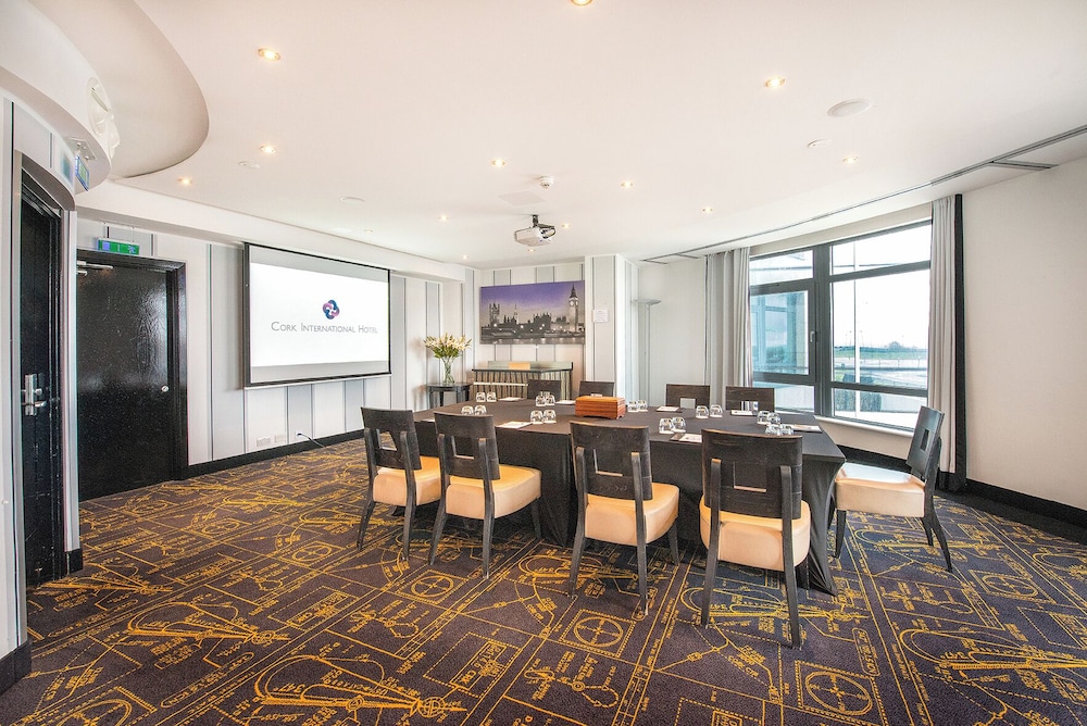 Cork International Hotel 51/60
