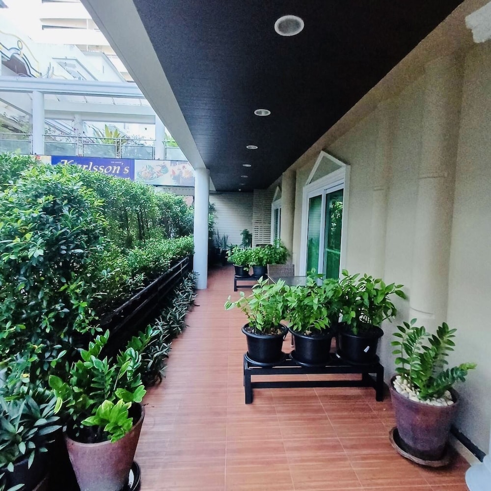 Sawasdee Apartment Patong 43/44