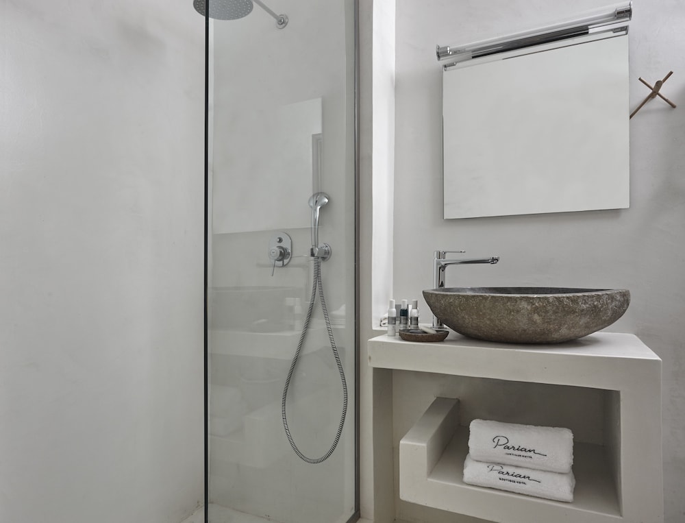 Parian Boutique Hotel 45/48