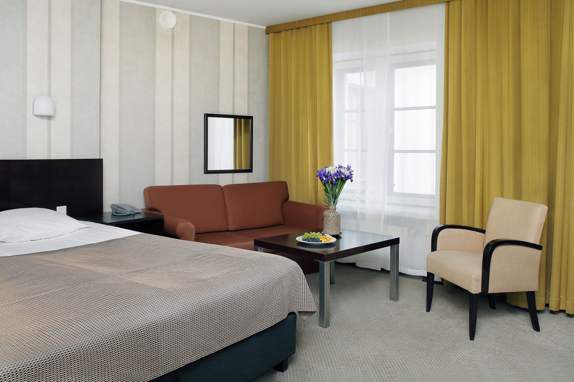 Standard, Double Bed, Classic Side Building