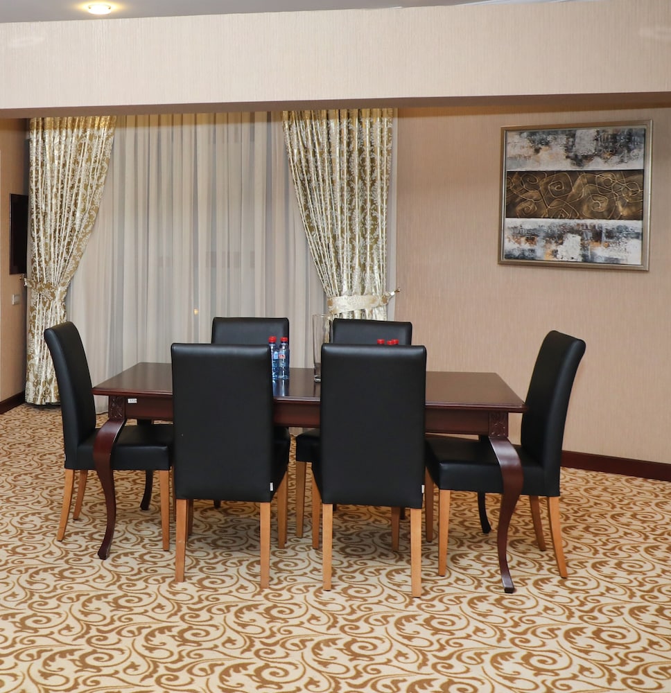 Modern Hotel Baku 47/55