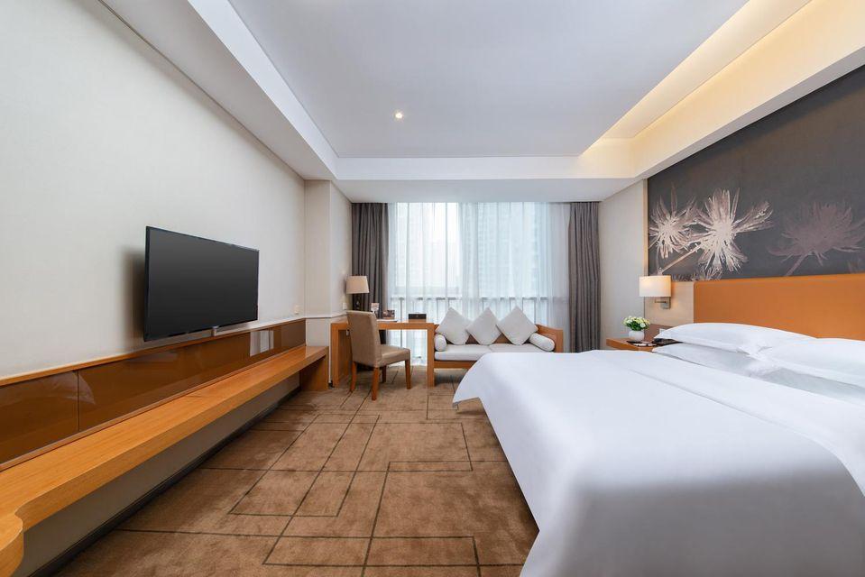 Boutique, Queen Bed