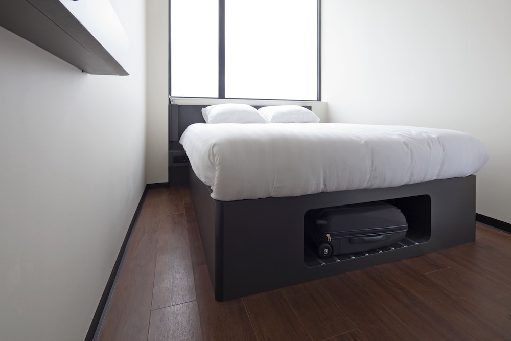 easyHotel Amsterdam City Centre 45/66