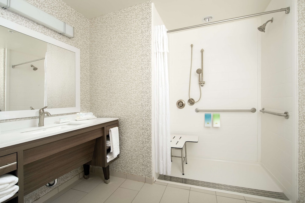 Home2 Suites by Hilton Longmont 9/30