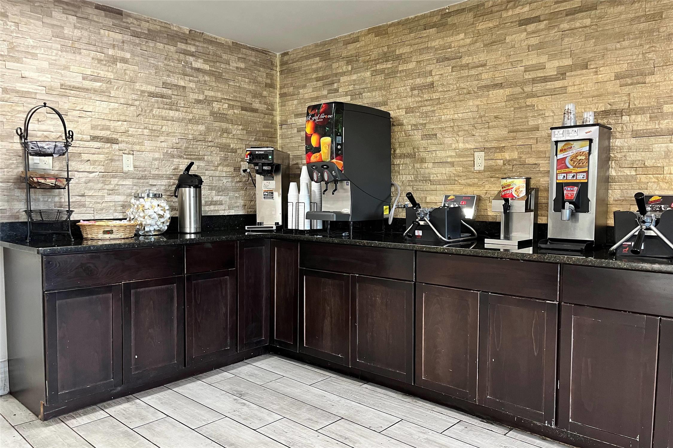 Baymont by Wyndham Indianapolis Airport Lynhurst 4/31