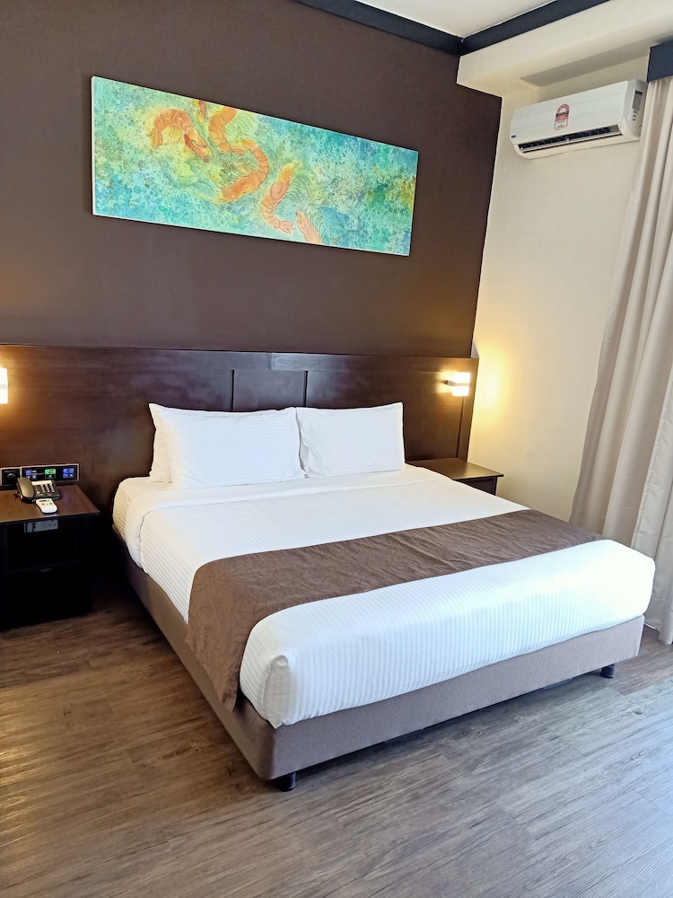 Villea Rompin Resort Golf 16/54