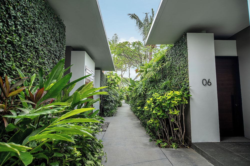 Abia Villa Legian 42/48