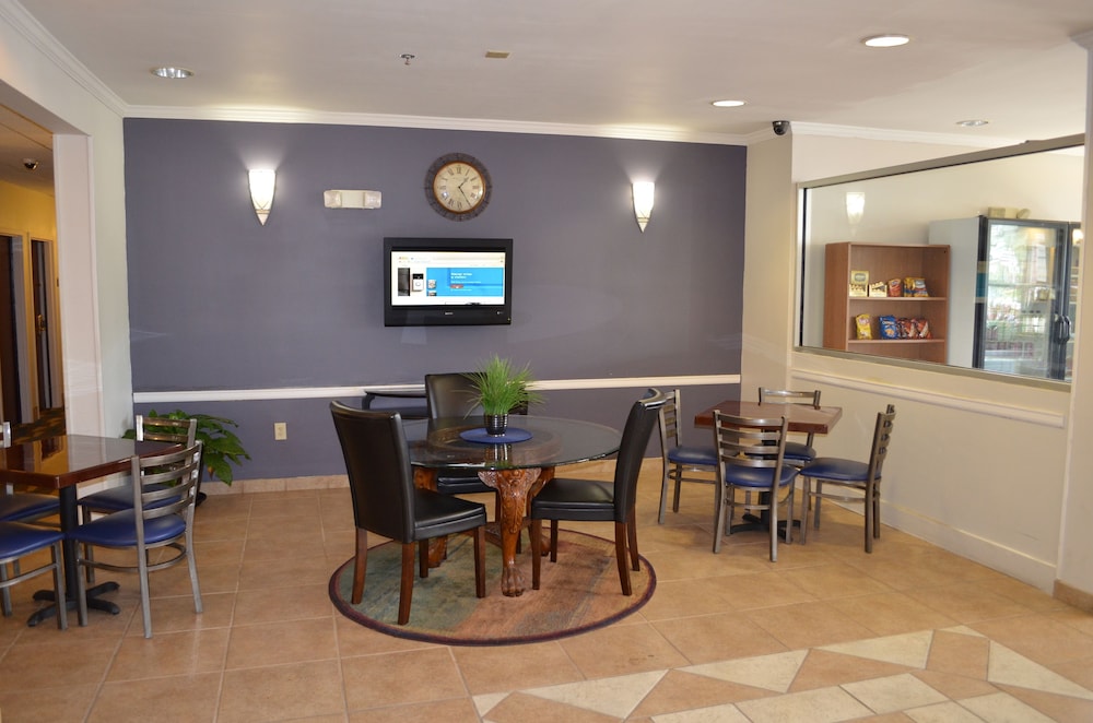 Microtel Inn &amp; Suites by Wyndham Union City/Atlanta Airport 28/37