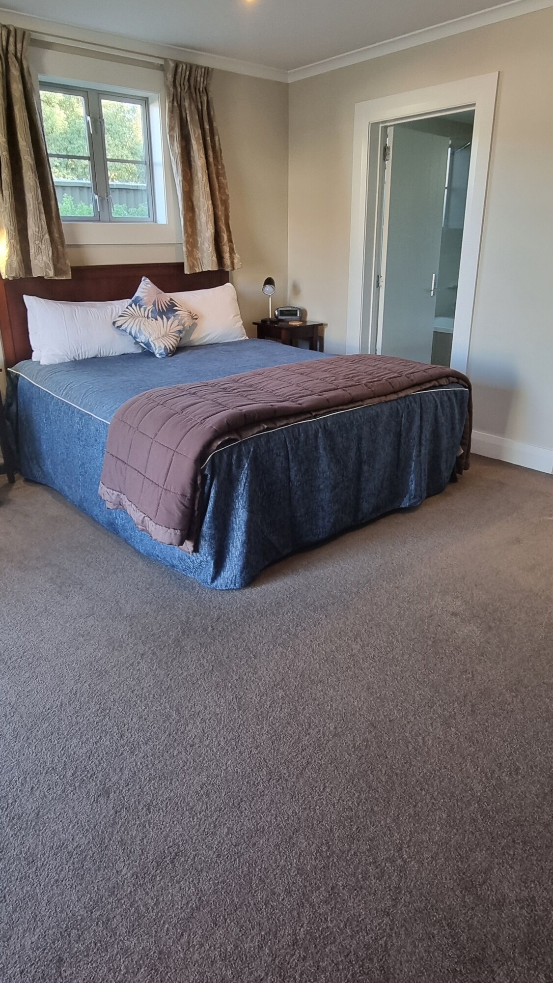 Superior, 1 King and 1 Single Beds