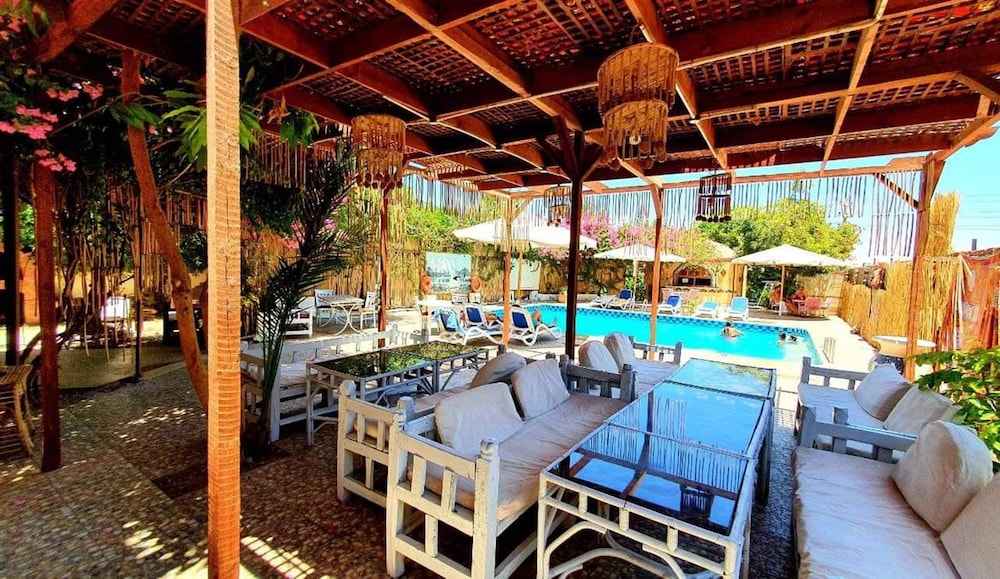 Nile Compound Hotel 42/50